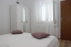 Apartments Mladineo