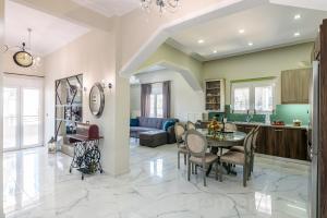 Elegant 2BR Apartment