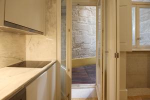 FLH Porto Traditional Studio with Terrace