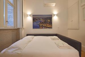 FLH Porto Traditional Studio with Terrace