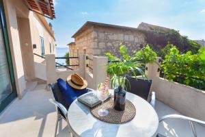 Sea and Lemon Tree apartment 