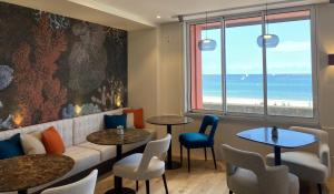 Hotels Hotel de la Plage - Saint Jean de Luz : photos des chambres