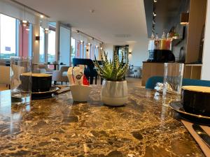 Hotels Hotel de la Plage - Saint Jean de Luz : photos des chambres