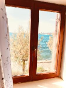 FIRST ROW BY THE SEA Apartment