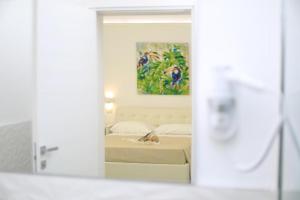 White Aurora rooms