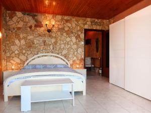 Apartment Visnja-2 by Interhome