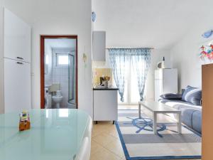 Apartment Jadran-2 by Interhome