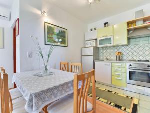 Apartment Jadran-4 by Interhome