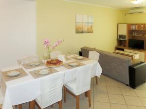 Apartment Toni-2 by Interhome