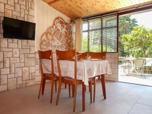 Apartment Visnja-1 by Interhome 