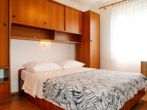 Apartment Dorka-2 by Interhome