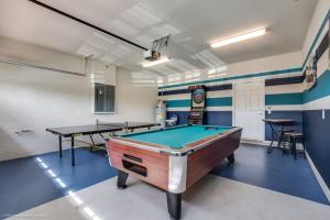 Eight-Bedroom Villa room in 8 Bed Windsor At Westside Resort! villa