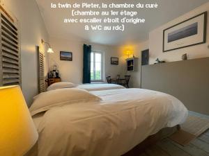 B&B / Chambres d'hotes Au Presbytere de Saigneville : Chambre Lits Jumeaux avec Douche 