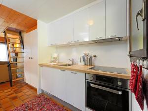 Apartment Les Petites Maraîches 132-389 by Interhome