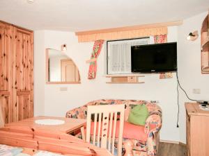 Apartment Poldi by Interhome