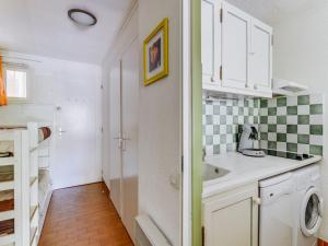 Studio Résidence Green Village 2 by Interhome