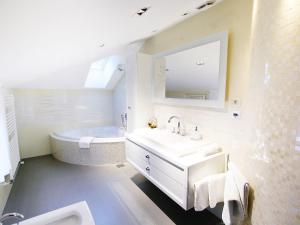 Holiday Home Villa Mustra by Interhome