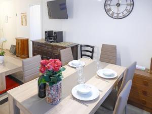 Apartment Barzettes-Vacances 553 - Entrée N- 14 by Interhome