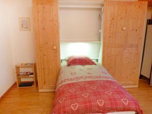 Studio Sources 4109 by Interhome