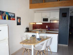 Holiday Home Hameau des Tamarins-1 by Interhome