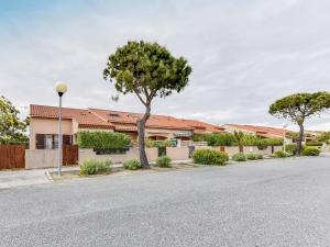 Holiday Home Hameau des Tamarins-1 by Interhome