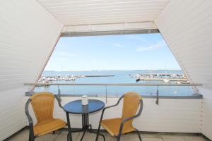 hafennahe Ferienwohnung mit Balkon und Meerblick - Hafenhäuser Wiek Wohnung 17