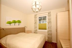 zentrumsnahe Ferienwohnung mit Balkon, gratis Nutzung vom AHOI Erlebnisbad und Sauna in Sellin, eigene Sauna - Villa Antje Whg 10