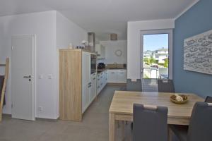zentrale FeWo mit Balkon, gratis Nutzung vom AHOI Erlebnisbad und Sauna in Sellin - Villa Anni FeWo 05