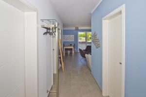 zentrale FeWo mit Balkon, gratis Nutzung vom AHOI Erlebnisbad und Sauna in Sellin - Villa Anni FeWo 05
