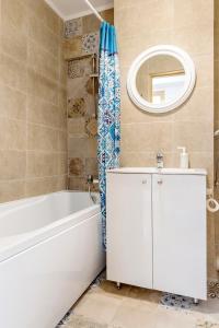 Piata Victoriei by MRG Apartments