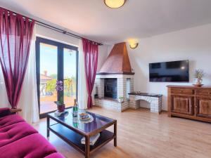 Apartment Chiara by Interhome 