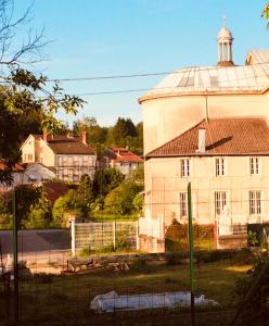 Maisons de vacances Maison de 4 chambres avec vue sur la ville jardin clos et wifi a Cirey sur Vezouze : photos des chambres