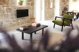 Villa Mira with a heated pool and a sea view