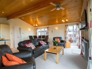 Finest Retreats - Whitsand Bay Lodge