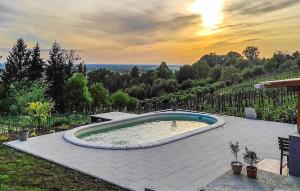 Amazing home in Popovaca with Outdoor swimming pool and 2 Bedrooms