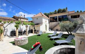 Maisons de vacances Nice Home In Rochefort-Du-Gard : photos des chambres