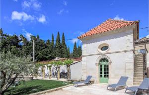 Maisons de vacances Nice Home In Rochefort-Du-Gard : photos des chambres