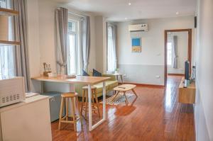 WECOZY HANOI - Railway Side, The Old Quarter