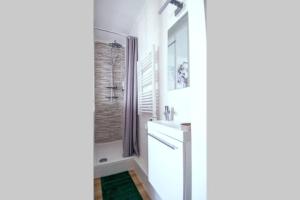 Appartements Climatise Gare StCHARLES 4 chambres Grand Balcon / experience-immo : photos des chambres