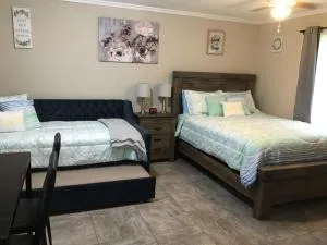 Just Like Being at Home- Newly Renovated Unit - Montgomery
