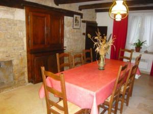 Maisons de vacances Gite Beaufremont, 3 pieces, 5 personnes - FR-1-589-21 : photos des chambres