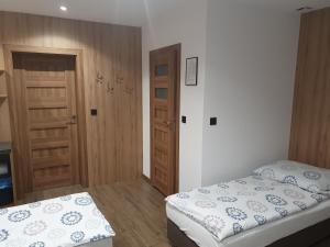 ZACISZE Noclegi i Gastronomia