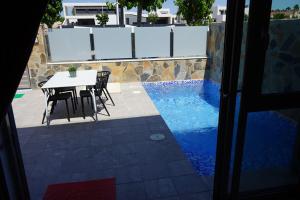 LUXURY 3 BED, 2 BATH DETACHED VILLA, PRIME LOCATION, ONLY 400 MTRS TO THE BEACH
