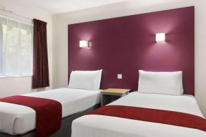 Twin Room - Disability Access room in Days Inn Maidstone