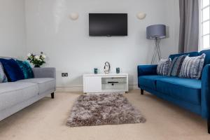 Modern 4BR Cottage in Windsor, Near Marina and Thames