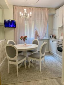 Central Luxury Apartment