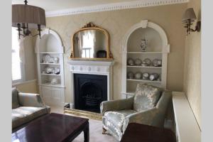 Luxury 2 bed Georgian Townhouse, Old Portsmouth