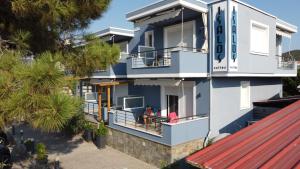 Isalos Suites