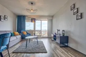 Strasbourg Urban Chic Cathedral View - parking, tram, 8 min city center - Eckbolsheim