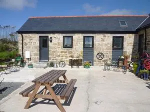 Medlyn moor retreats - Constantine